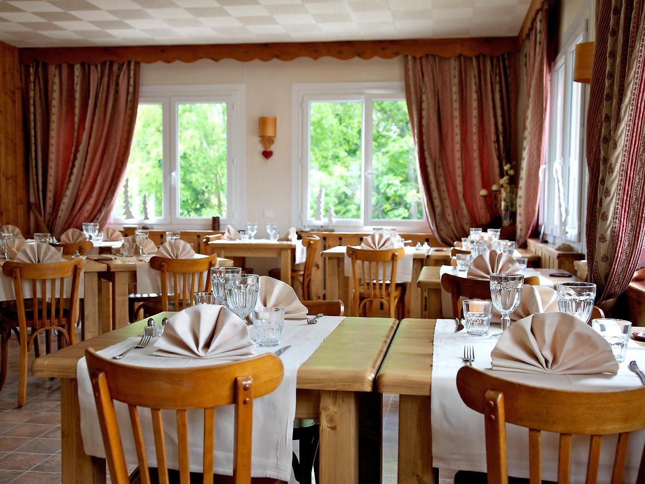 Logis Les Arobiers Hotel Lamoura Bagian luar foto