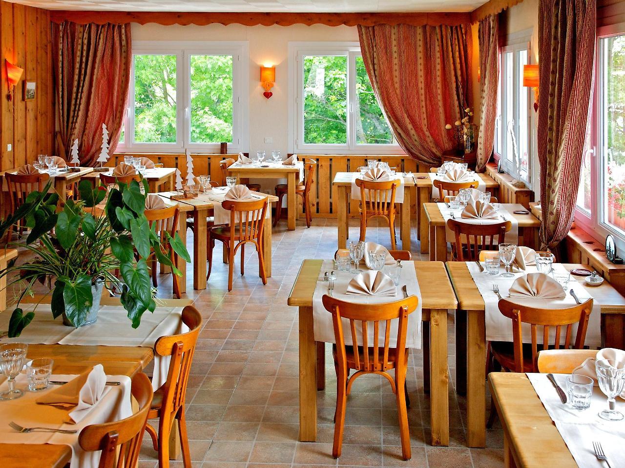 Logis Les Arobiers Hotel Lamoura Bagian luar foto